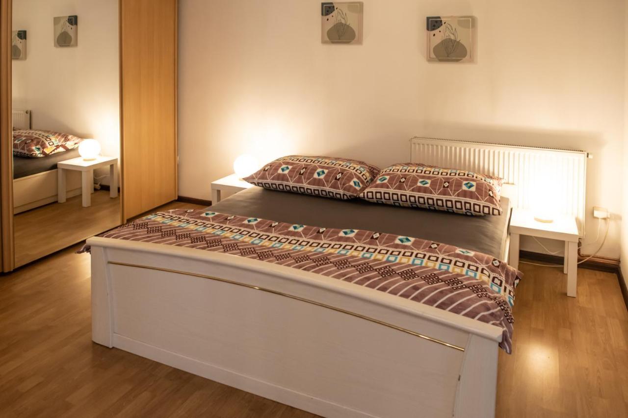 Lomnice nad Lužnicí Podkrovni Apartman S Vyhledem Na Namesti מראה חיצוני תמונה